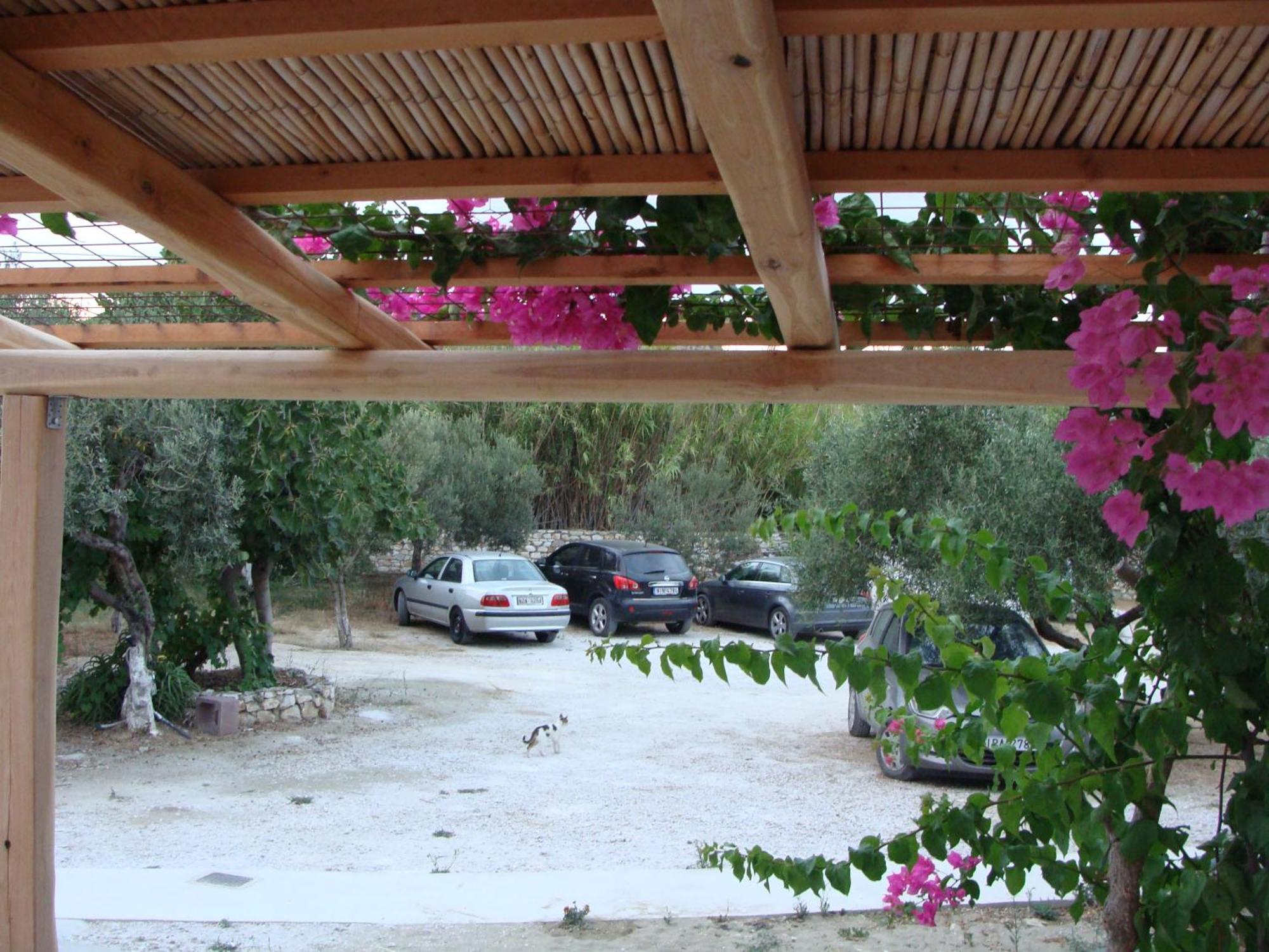 Παραθιν Αλοσ 2 Apartment Skyros Bagian luar foto